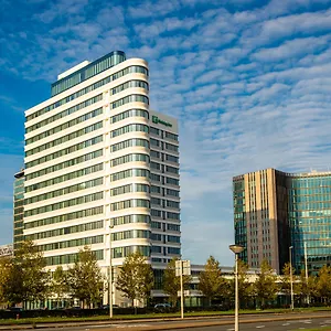 מלון Express Arena Towers By Ihg ***
